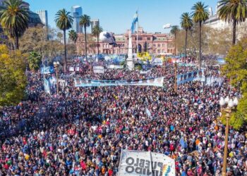 Manifestación Argentina por CFK. Foto @alferdez