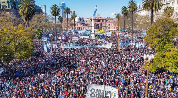 Manifestación Argentina por CFK. Foto @alferdez