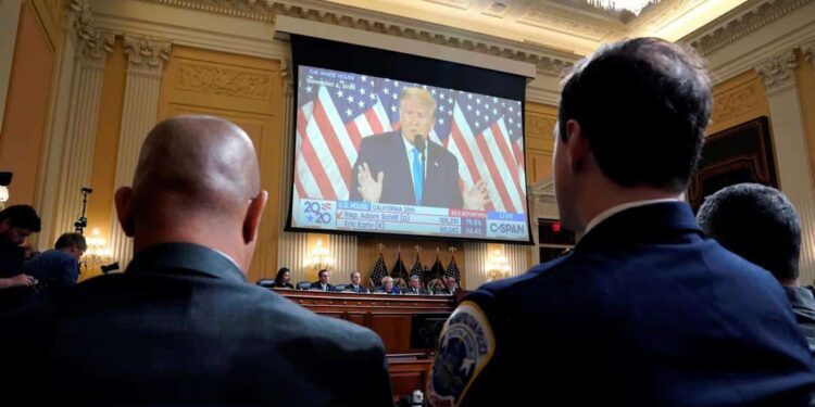 El comité legislativo que investiga el asalto al Capitolio. Foto agencias.
