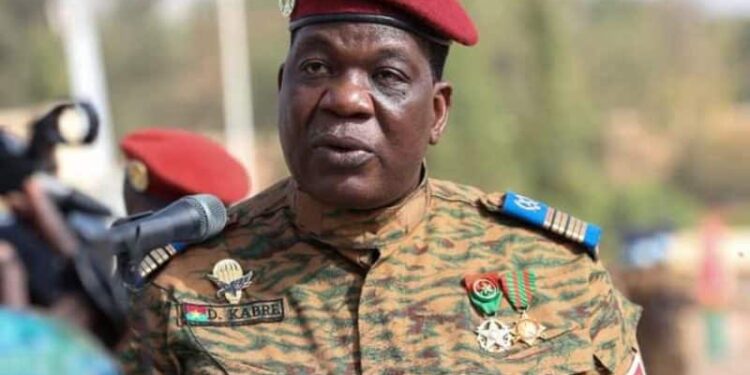 El jefe del Estado Mayor del Ejército de Burkina Faso, coronel David Kabre. Foto de archivo.