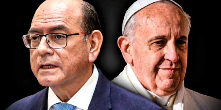 El ministro de Exteriores peruano, César Landa y el Papa Francisco. Foto collage