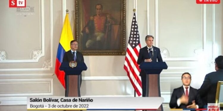 El presidente de Colombia, Gustavo Petro, y el secretario de Estado, de Estados Unidos, Anthony Blinken. Foto captura de video.