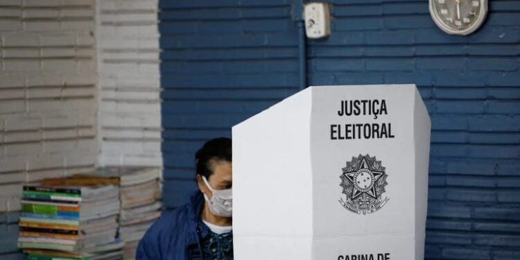 Más de 156 millones de votantes estaban habilitados para vota (REUTERS/Diego Vara)