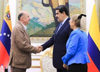 Nicolás Maduro y Álvaro Leyva Durán, Canciller de Colombia. Foto @PresidencialVen