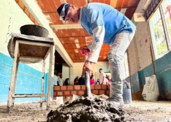Reabilitación de escuelas en Las Tejerías. Foto Últimas Noticias.