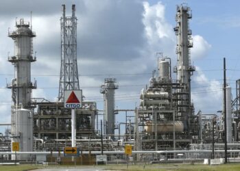 FILE PHOTO: PDVSA's U.S. unit Citgo Petroleum refinery is pictured in Sulphur, Louisiana, U.S., June 12, 2018. REUTERS/Jonathan Bachman/File Photo