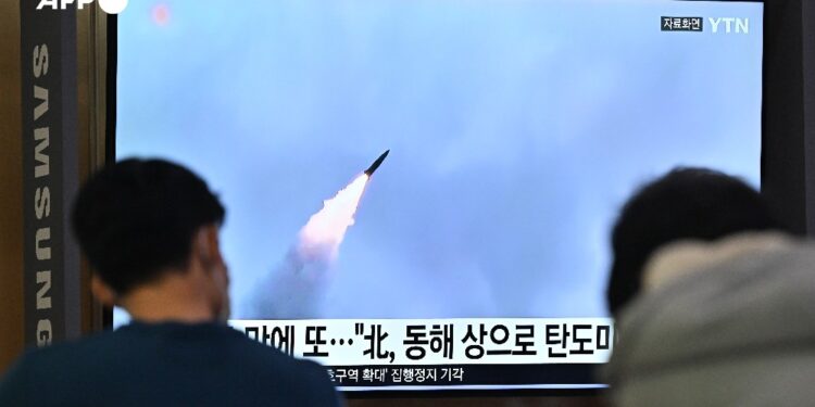 Corea del Norte dispara un misil balístico no identificado. Foto @AFPespanol