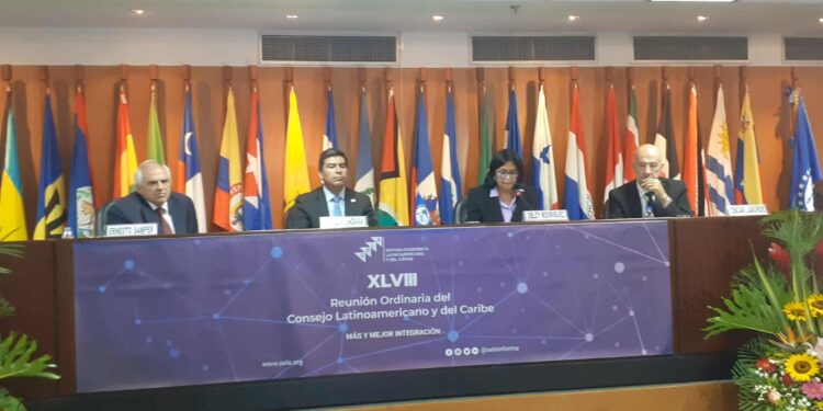 Delcy Rodríguez. XLVIII Reunión Ordinaria, el Consejo Latinoamericano y del Caribe. Foto Twitter.