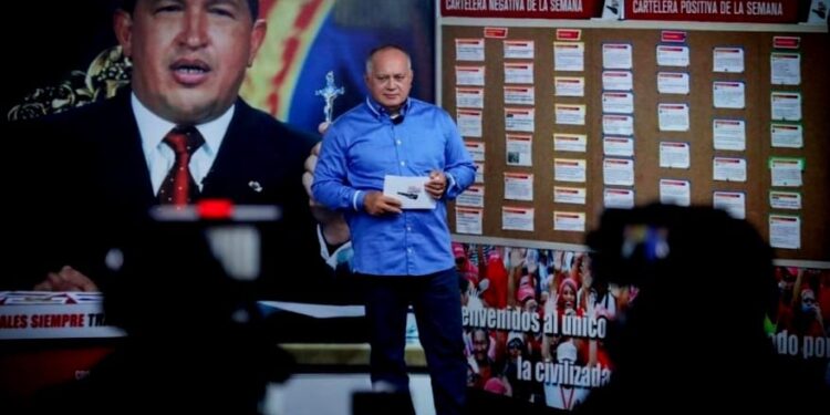 Diosdado Cabello. Foto Con el Mazo