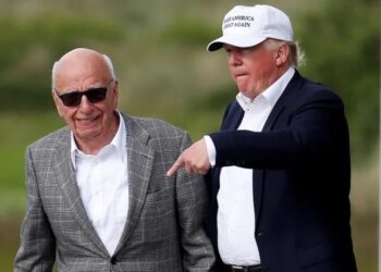 Donald Trump y Rupert Murdoch en 2016. Foto REUTERS, Carlo Allegri.
