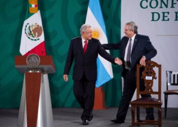 El presidente de México, Andrés Manuel López Obrador y Alberto Fernández. Foto agencias.