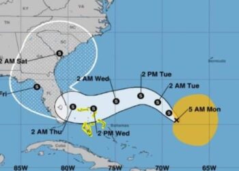 La tormenta subtropical Nicole, Bahamas . Foto agencias.