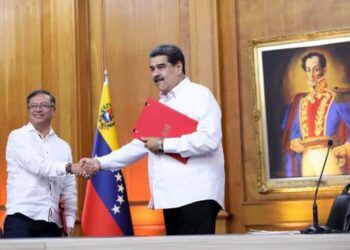 La la firma de la Declaración Conjunta entre Colombia y Venezuela. Nicolás Maduro, Gustavo Petro. Foto @PresidencialVen