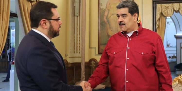 Antonio Ecarri y Nicolàs Madiro. Foto Prensa Presidencial Zurimar Campos