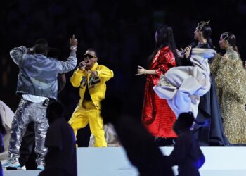 Lusail (Qatar), 18/12/2022.- Artists perform during the Closing Ceremony prior to the FIFA World Cup 2022 Final between Argentina and France at Lusail stadium in Lusail, Qatar, 18 December 2022. (Mundial de Fútbol, Francia, Estados Unidos, Catar) EFE/EPA/Ronald Wittek