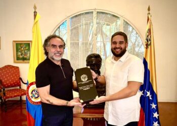Embajador de Colombia ante Venezuela, Armando Benedetti y Nicolás Maduro Guerra. Foto @AABenedetti