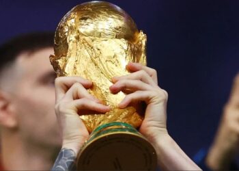 Messi con la copa del Mundo. Foto agencias.