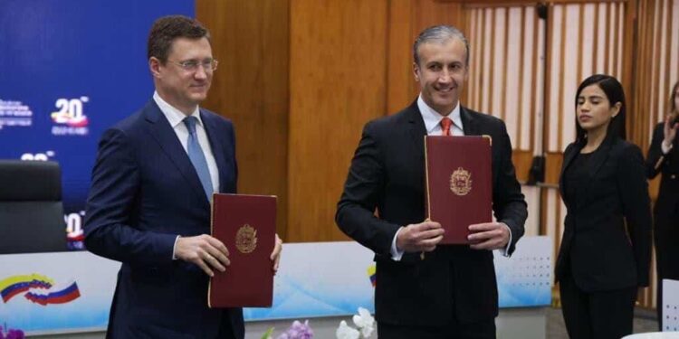 Tarek El Aissami y viceprimer ministro ruso, Alexander Novak. Foto @ViceEconomiaVEN
