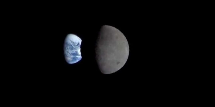 Tierra y la Luna. Foto captura de video @NASA