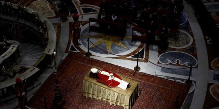 Capilla ardiente, Benedicto XVI. Foto agencias.