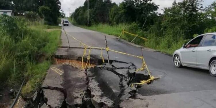 Carretera nacional Caripito-Carúpano. Foto Radio Fe y Alegría Noticias.