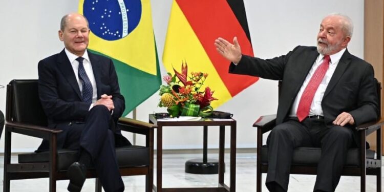 Lula da Silva, presidente de Brasil y el canciller alemán, Olaf Scholz. Foto de archivo.