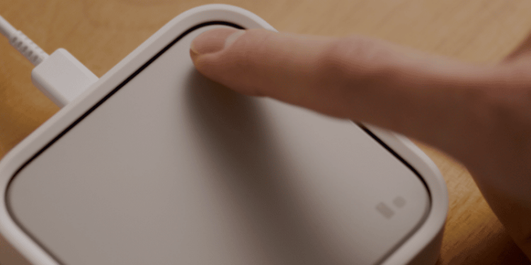 Samsung presenta un cargador de teléfono que controla el hogar inteligente. Foto de archivo.