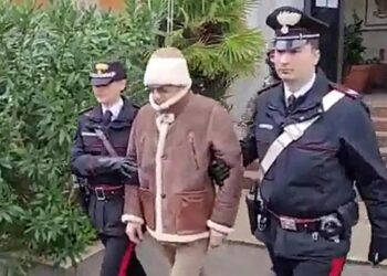 Palermo (Italy), 16/01/2023.- A handout still taken from footage made available by Italy's Carabinieri shows Mafia boss Matteo Messina Denaro, Italy's most wanted man, being arrested in Palermo, Sicily, by the Carabinieri police's ROS unit after 30 years on the run, 16 January 2023. (Italia) EFE/EPA/CARABINIERI HANDOUT HANDOUT EDITORIAL USE ONLY/NO SALES HANDOUT EDITORIAL USE ONLY/NO SALES