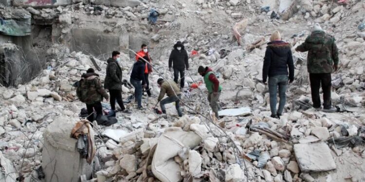 Ascendió a más de 20.000 la cifra de muertos en Turquía y Siria por el terremoto. (REUTERS Firas Makdesi)