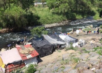 Orillas del río Coatán entre Guatemala y México. Foto agencias.