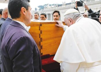 Papa Francisco, Benedicto XVI. Foto agencias.