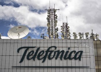 Picture of antennas on the roof of Spanish telecoms giant Telefonica tower in Caracas, taken on June 6, 2022. (Photo by Yuri CORTEZ / AFP)