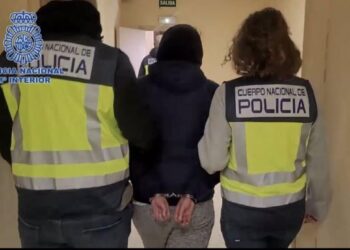 01/03/2023 Agentes de la Policía Nacional custodian a la fugitiva detenida en Madrid.
POLITICA ESPAÑA EUROPA MADRID
POLICÍA NACIONAL