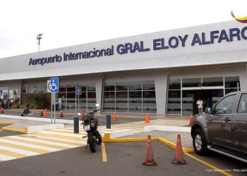 El aeropuerto internacional Eloy Alfaro, de Manta. Foto de archivo.