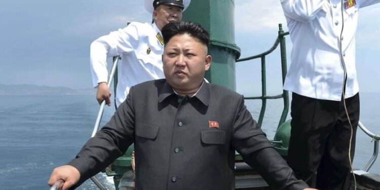 El líder norcoreano, Kim Jong-un, realizó recientemente una inspección de distintos modelos de cabezas atómicas. (FUENTE EXTERNA.)