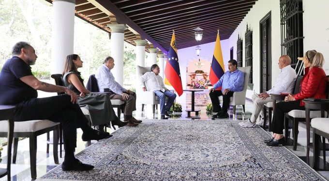 Gustavo Petro y Nicolás Maduro, Casa Cultural Aquiles Nazoa. Foto @PresidencialVen