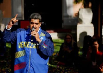 El presidente de Venezuela, Nicolás Maduro, habla durante un mitin del gobierno para conmemorar el Día de la Juventud, en Caracas, Venezuela, el 12 de febrero de 2023. REUTERS/Leonardo Fernandez Viloria/File Photo