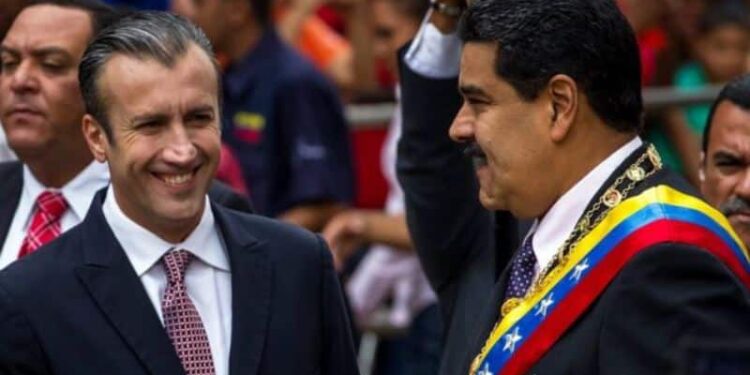 Tareck El Aissami y Nicolás Maduro. Foto de archivo.