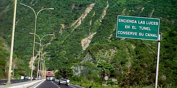 Autopista Caracas La Guaira