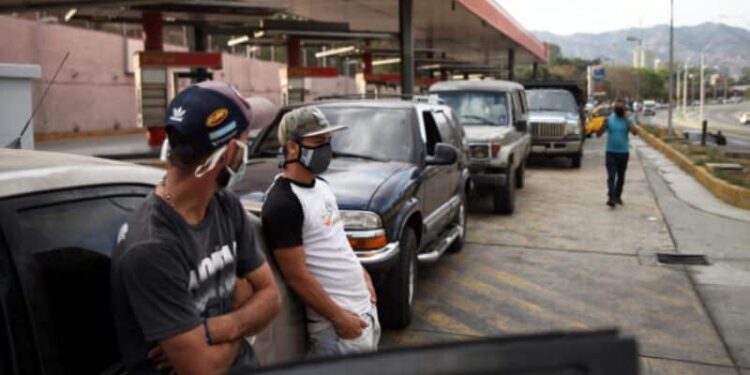 Crisis del combustible en Venezuela. Foto Reuters.