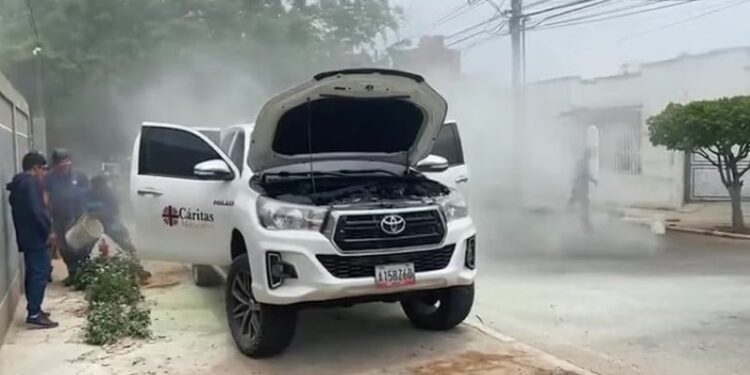 Gasolina, incendios autos Venezuela.