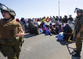 Migrantes venezolanos varados en la frontera entre Chile y Perú. Foto agencias.
