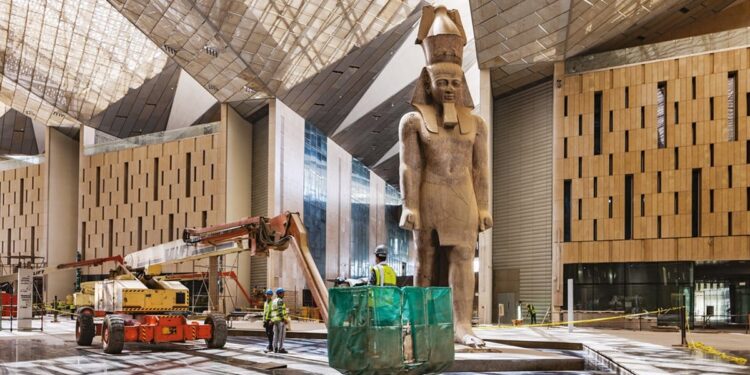 Nuevo Gran Museo Egipcip. Foto de archivo.