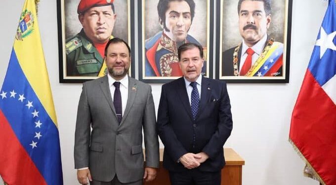 Canciller de Maduro, Yván Gil y el subsecretario de Relaciones Exteriores de la República de Chile 🇨🇱, Alex Wetzig. Foto @yvangil