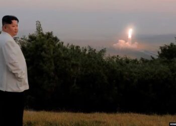 Corea del Norte lanza cohete espacial Se activan las alertas en Seúl. Foto Reuters.