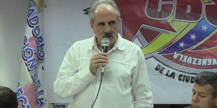 El coordinador general de la Central Bolivariana Socialista de Trabajadores (CBST) de Venezuela, Carlos López. Foto de archivo.