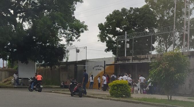 Enfrentamiento entre grupos rivales dentro del Internado Judicial de Barinas. Foto @ELESPINITO