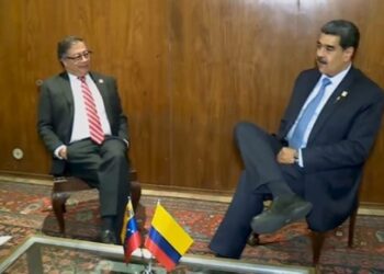 Gustavo Petro y Nicolás Maduro. Foto captura de video.