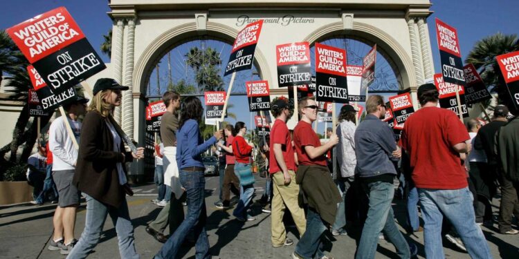 La huelga del Sindicato de Guionistas de Hollywood. Foto agencias.