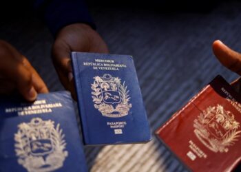 Pasaporte venezolano. Foto Reuters